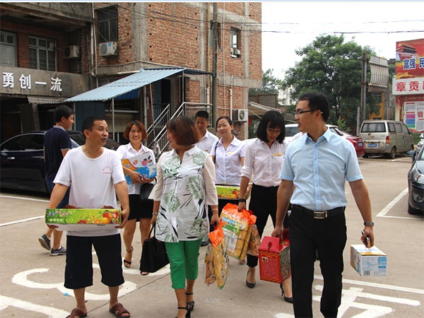 人和集團(tuán)“讓愛(ài)心傳遞文明，讓奉獻(xiàn)精彩城市”公益活動(dòng)圓滿結(jié)束 