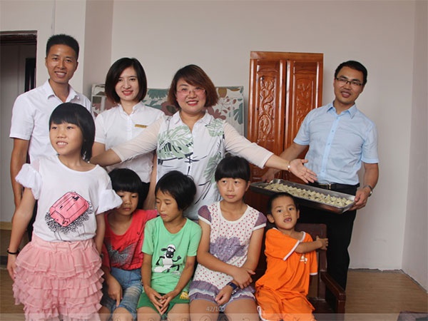 人和集團(tuán)“讓愛(ài)心傳遞文明，讓奉獻(xiàn)精彩城市”公益活動(dòng)圓滿結(jié)束 